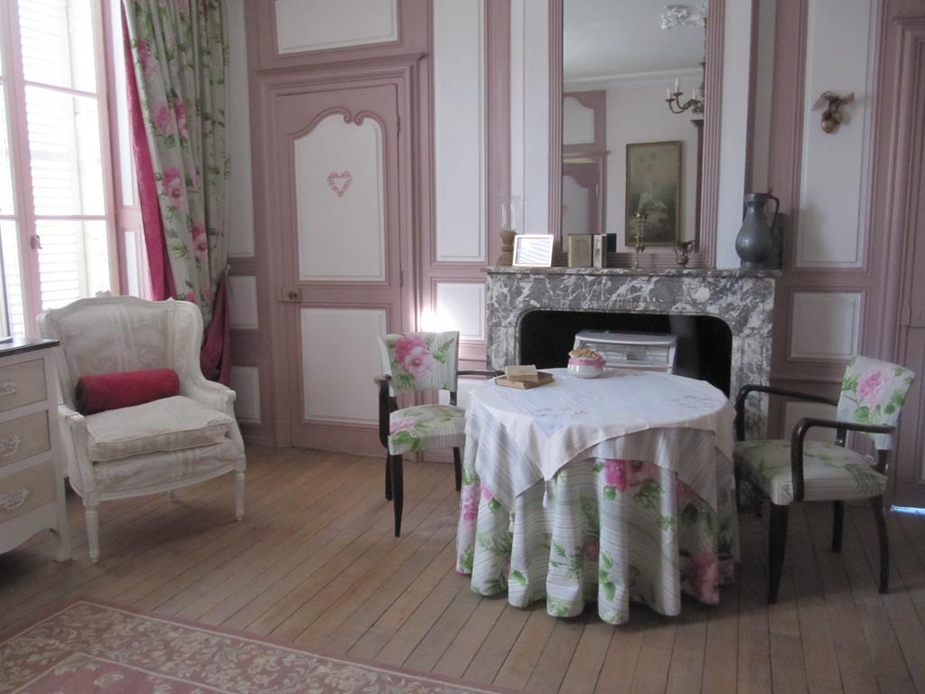 Le Chateau De Failloux Épinal Стая снимка
